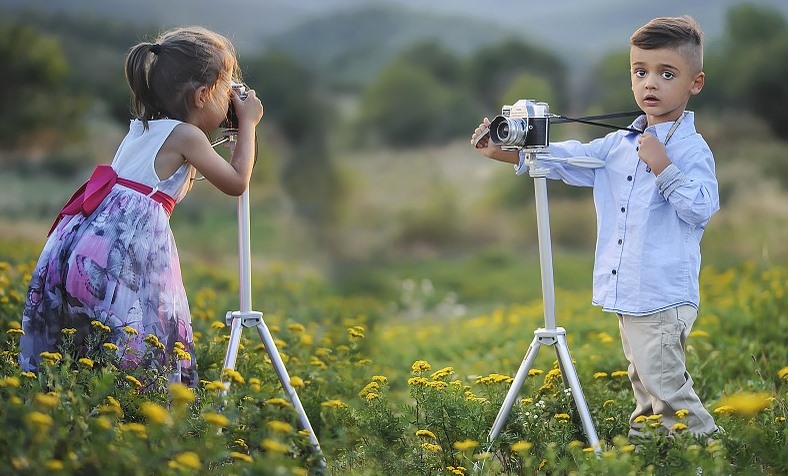 kids using camera